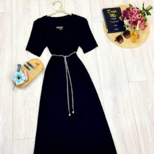 فستان ميدي أسود سادة بحزام سلسلة
