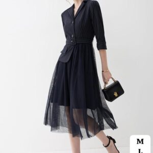 فستان ميدي أبيض بياقة مربعة ومطاط وكم منفوخ