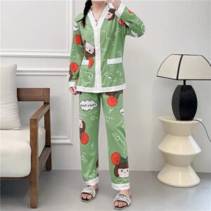 بجائم نسائي قطعتيين بجامه بشكل خيااااال رهيببب روووعه بتشكيله خراافيه وجميله جدااا في عالم الموضه