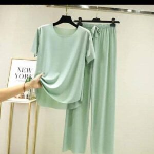 طقم بيجامة نسائي مريح من قطعتين – قماش ناعم بلون وردي غامق