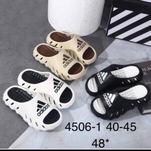 شباشب رجالية رياضية من Adidas – مريحة وعصرية بثلاثة ألوان