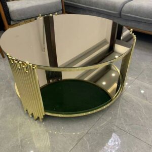 طاولة دائرية وسط فاخرة بزجاج أسود عاكس وإطار ذهبي معدني