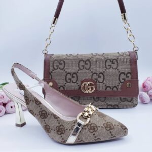 طقم نسائي كامل – حذاء وحقيبة بتصميم راقٍ موحّد اللون