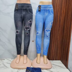 بنطلون نسائي شبيه الجنز