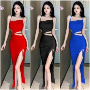 فستان سهرة طويل بقصة جانبية مثيرة