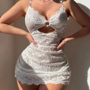 فستان نسائي قصير علاقي بتصميم جديد في عالم الموضه والجمال