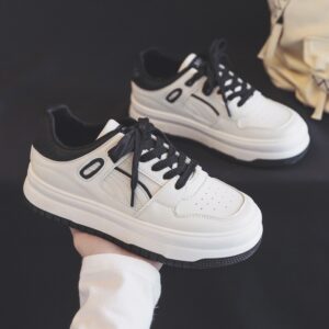 كوتش نسائي راقي بضاعه استوك أصلي لون واحد المقاسات،40/36