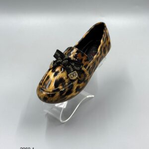 جزمات نسائي طبي نمري متوفر اكثر من خمسه أشكال المقاسات 40/36